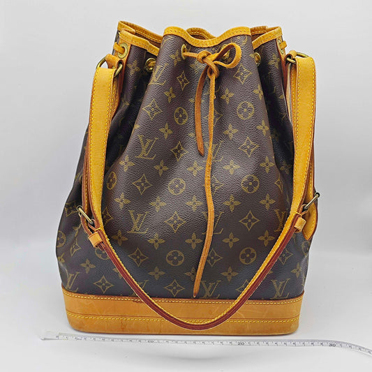 Louis Vuitton - Petit Noé - Monogram coated canvas with Vachetta leather trim - Brown - (medium)