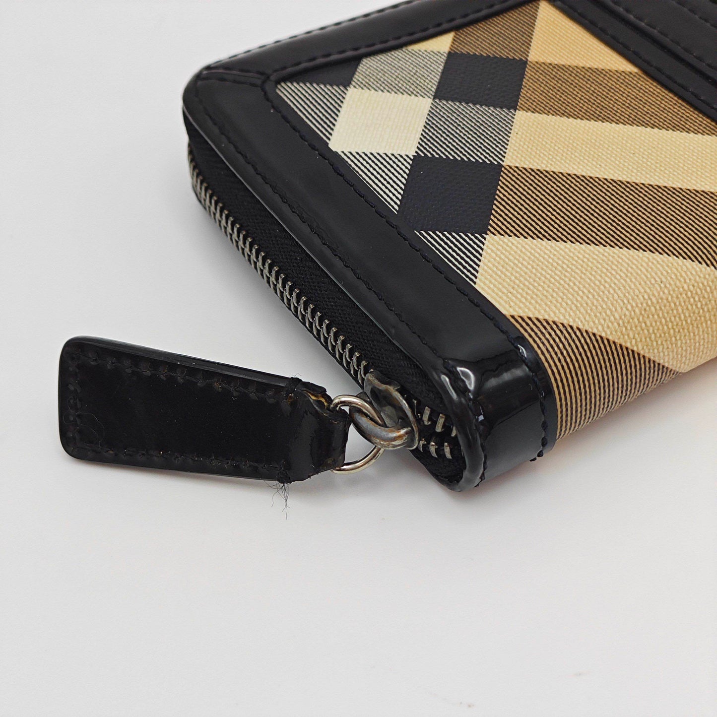 Burberry - Zip Around Long Wallet - Coated canvas with patent leather trim - Multicolour with black trim - (Medium)