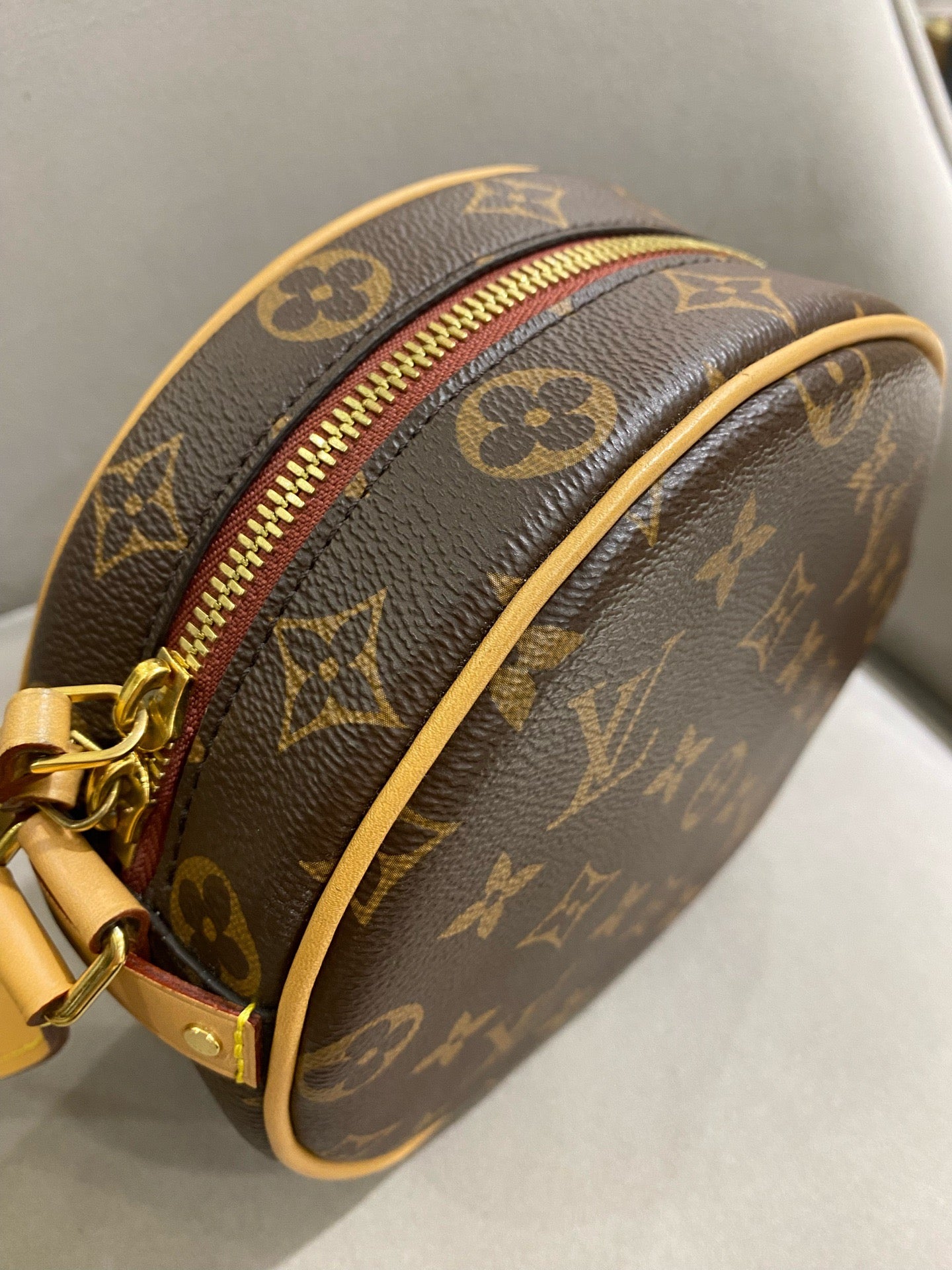 Louis Vuitton - Small Round Bag - Monogram coated canvas with Vachetta leather trim - Brown - (mini)