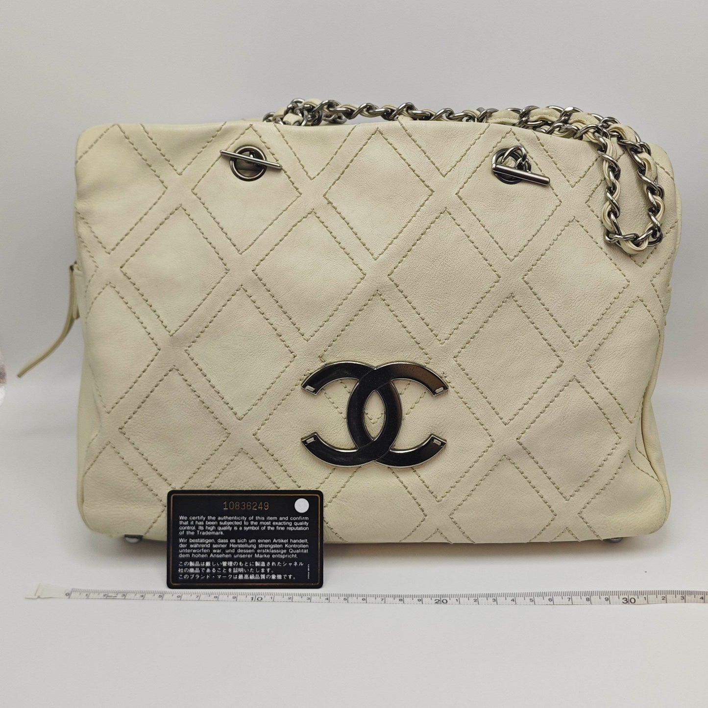 Chanel - Diamond Quilted Shoulder Bag - Leather - Beige with Silver-Tone Hardware - (Medium)