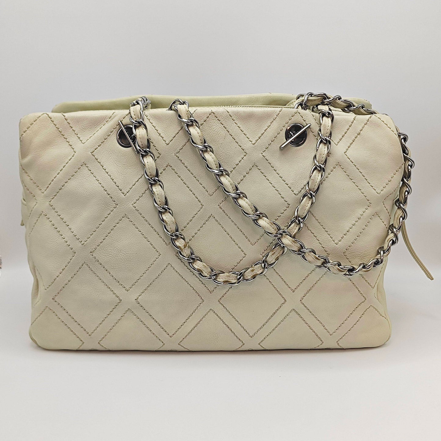 Chanel - Diamond Quilted Shoulder Bag - Leather - Beige with Silver-Tone Hardware - (Medium)