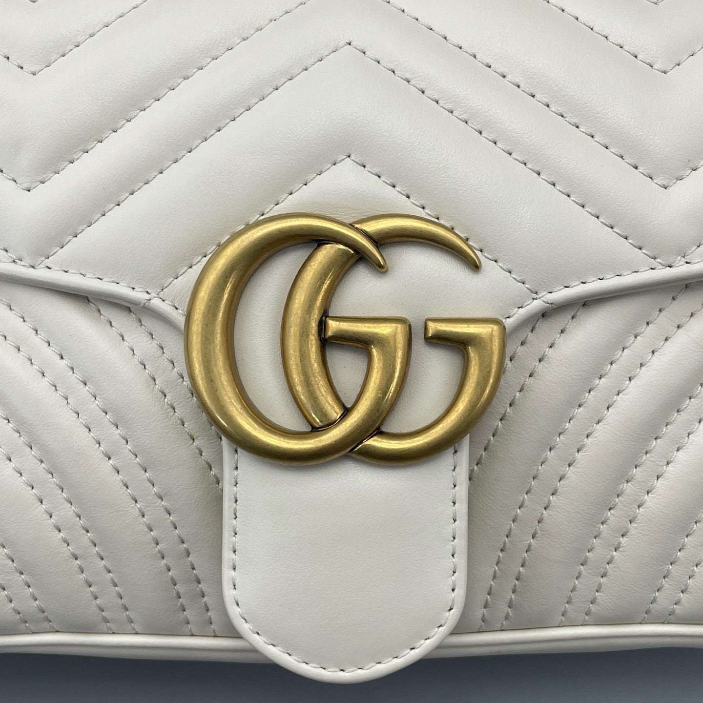 Gucci - Marmont 26 (GG Marmont Matelassé Small Shoulder Bag) - Leather - White with Gold-Tone Hardware - (small)