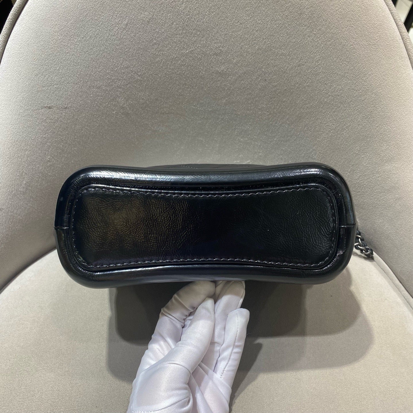 Chanel - Gabrielle Hobo Bag Small - Aged calfskin and smooth calfskin leather - Black - (small)