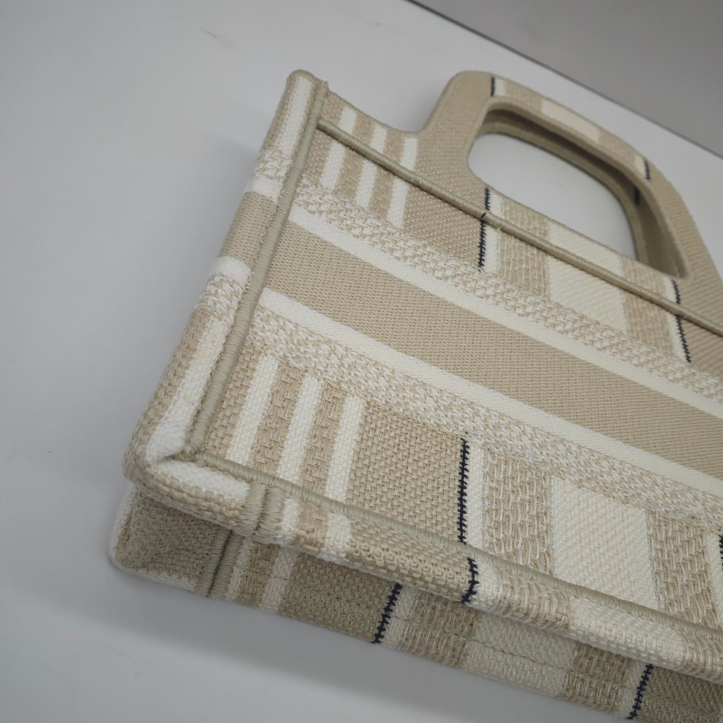 Dior - Book Tote Mini Horizontal - Embroidered cotton textile - Beige - (mini)