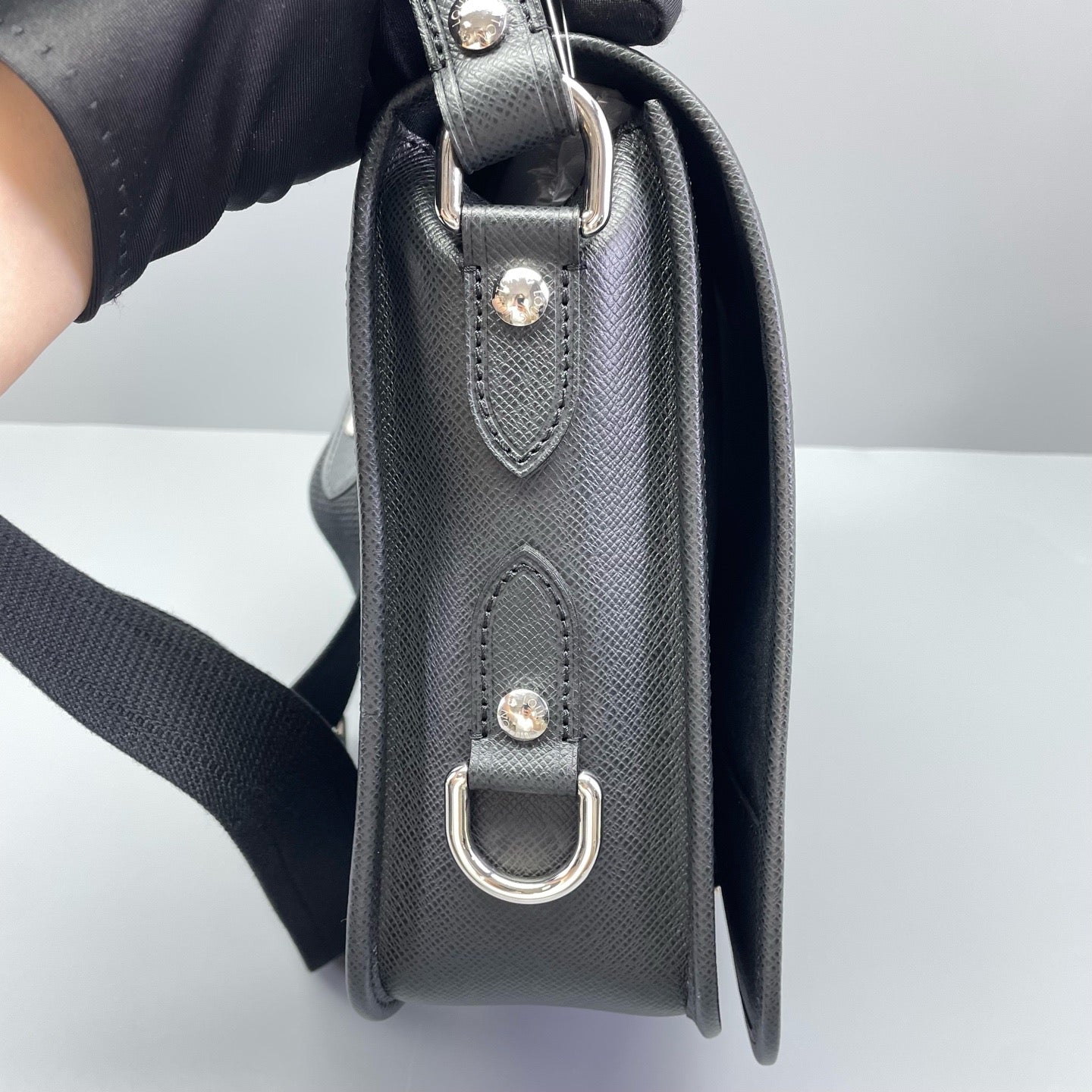 Louis Vuitton - Postman Messenger Bag - Leather - Black - (medium)