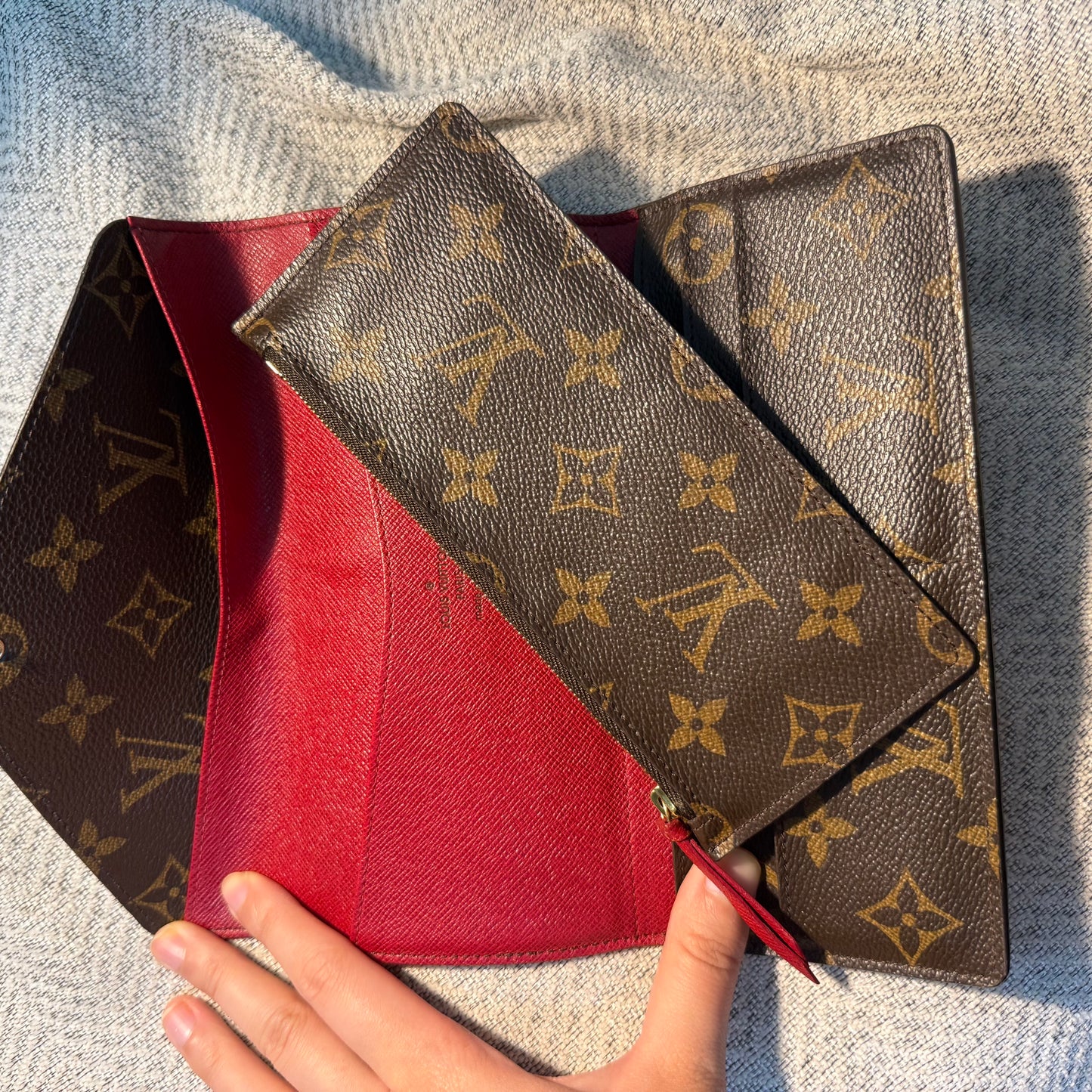 Louis Vuitton - Portefeuille Emilie - Monogram coated canvas exterior, grained leather interior - Monogram Brown with Red accents - (medium)