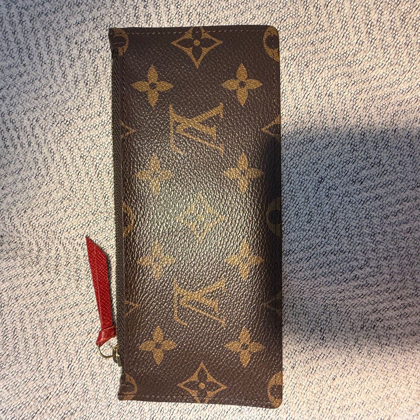 Louis Vuitton - Portefeuille Emilie - Monogram coated canvas exterior, grained leather interior - Monogram Brown with Red accents - (medium)
