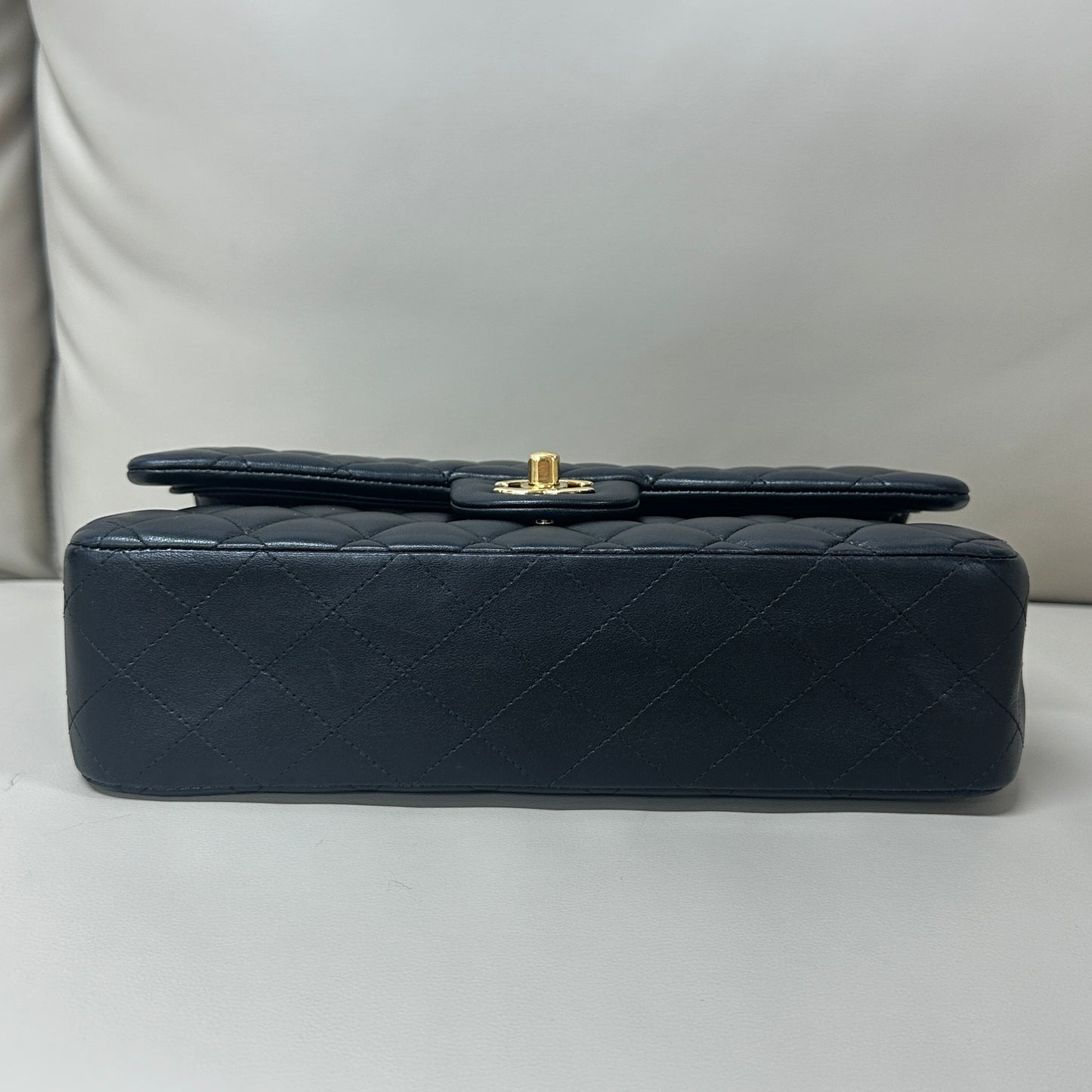 Chanel - Classic Flap - Lambskin leather - Black - (medium)
