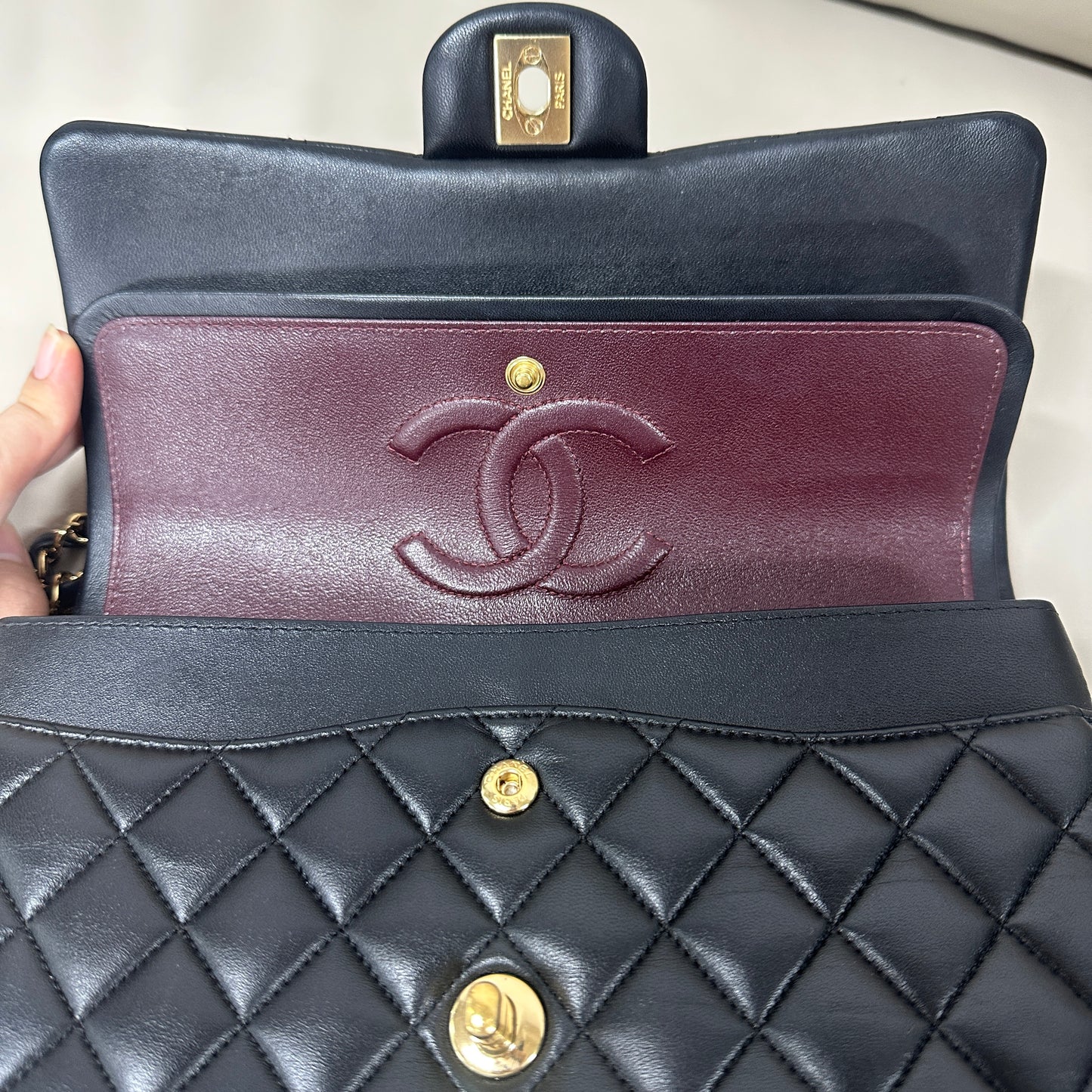 Chanel - Classic Flap - Lambskin leather - Black - (medium)