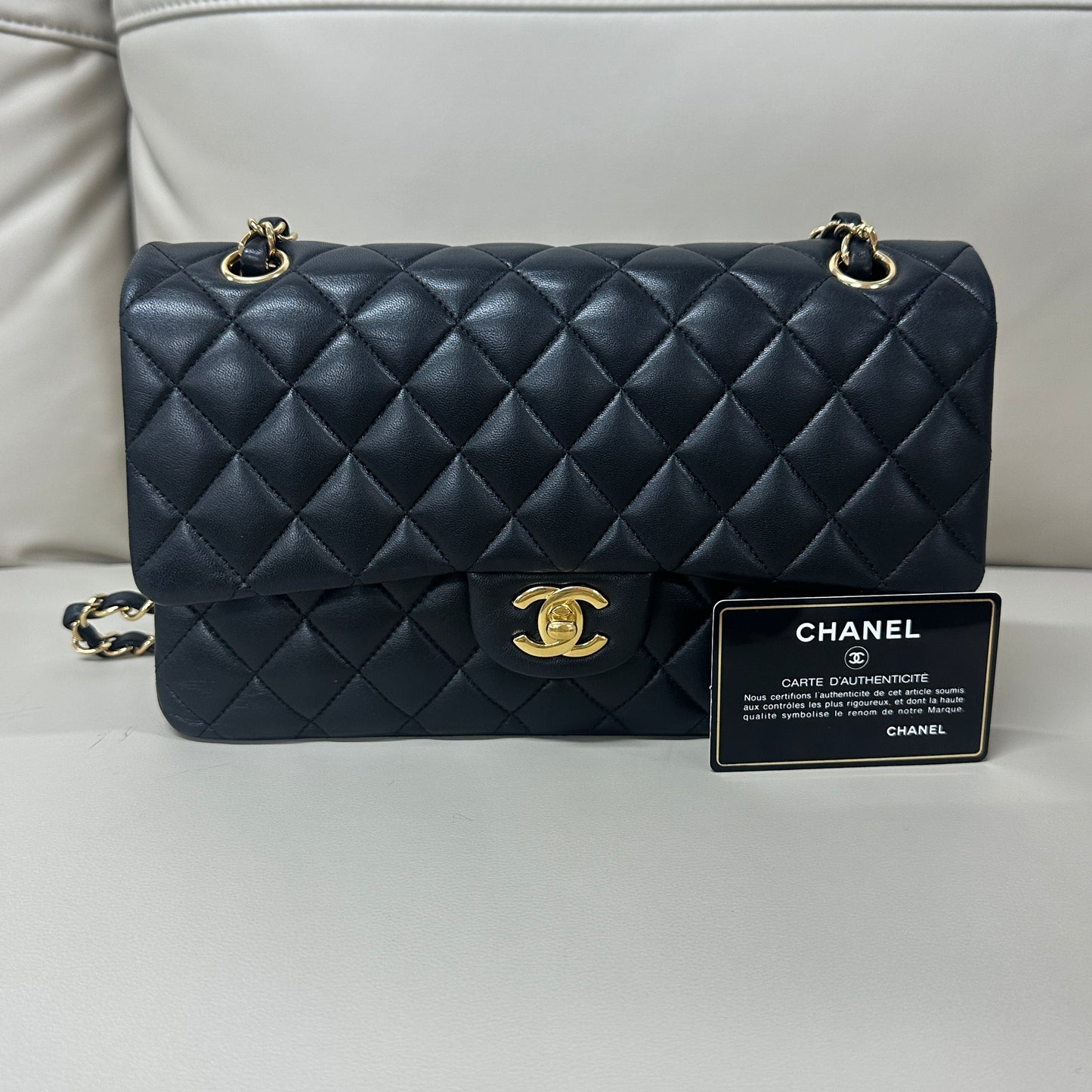 Chanel - Classic Flap - Lambskin leather - Black - (medium)