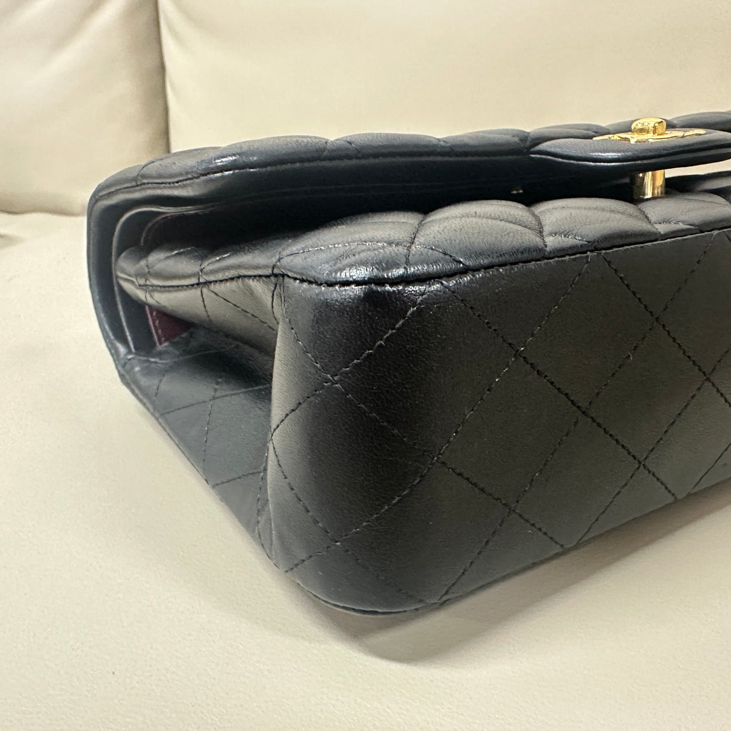 Chanel - Classic Flap - Lambskin leather - Black - (medium)