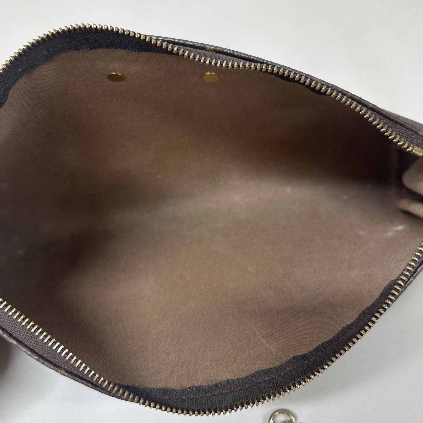 Louis Vuitton - Pochette Accessoires - Monogram coated canvas with Vachetta leather trim - Brown - (mini)