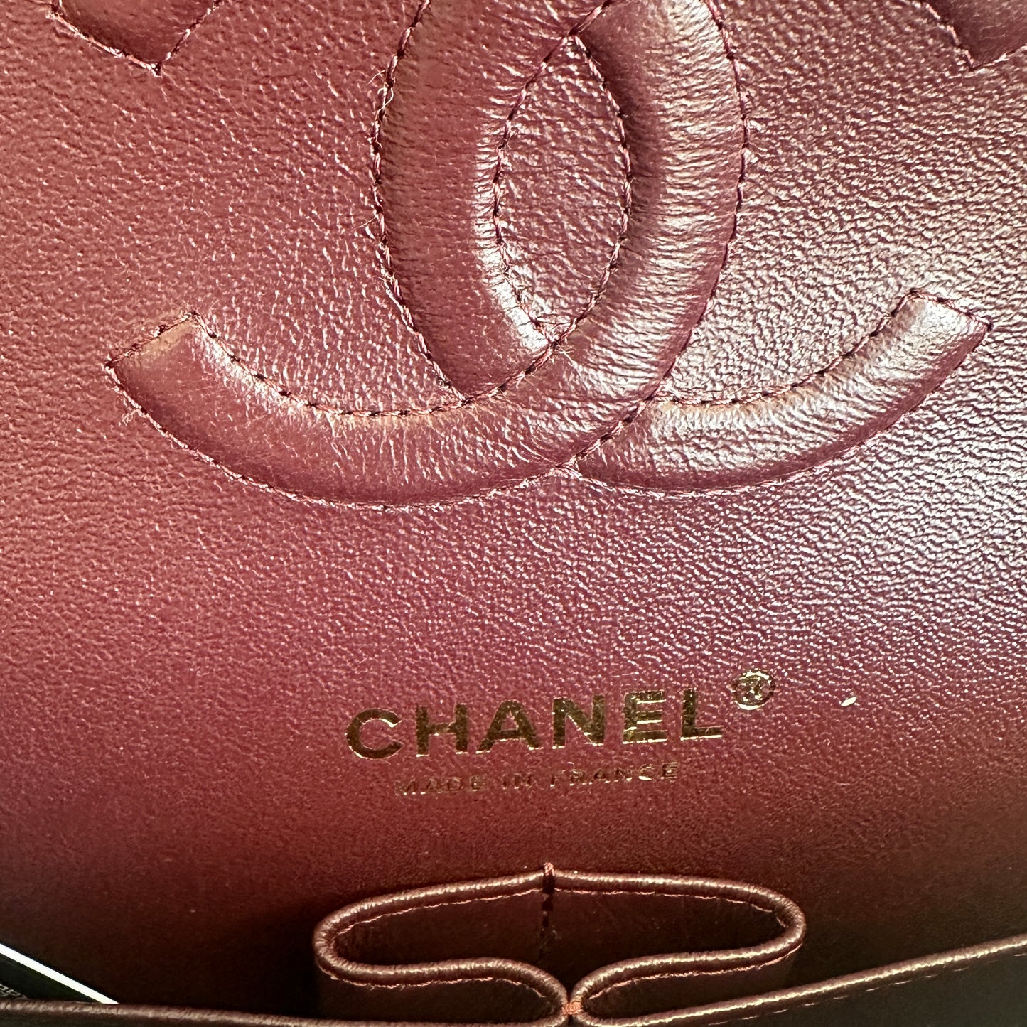 Chanel - Classic Flap - Lambskin leather - Black with Gold-Tone Hardware - (medium)