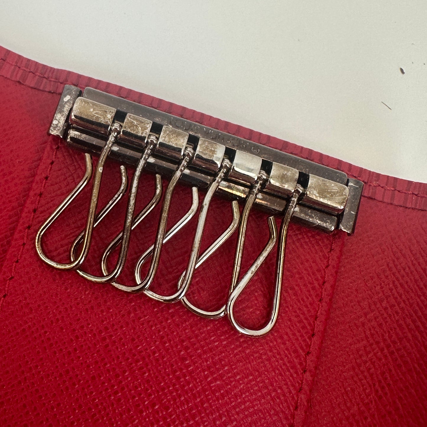Louis Vuitton - 6-Key Holder - Epi leather - Red - (small)