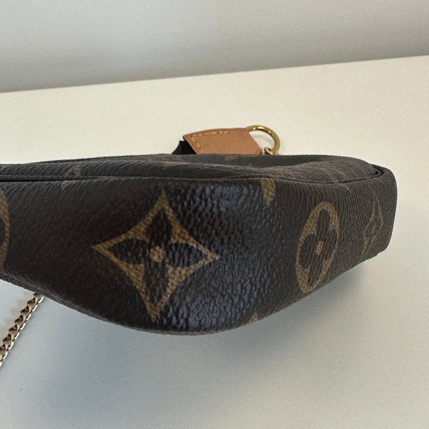 Louis Vuitton - Mini Pochette Accessoires - Monogram coated canvas with vachetta leather trim - Brown - (mini)