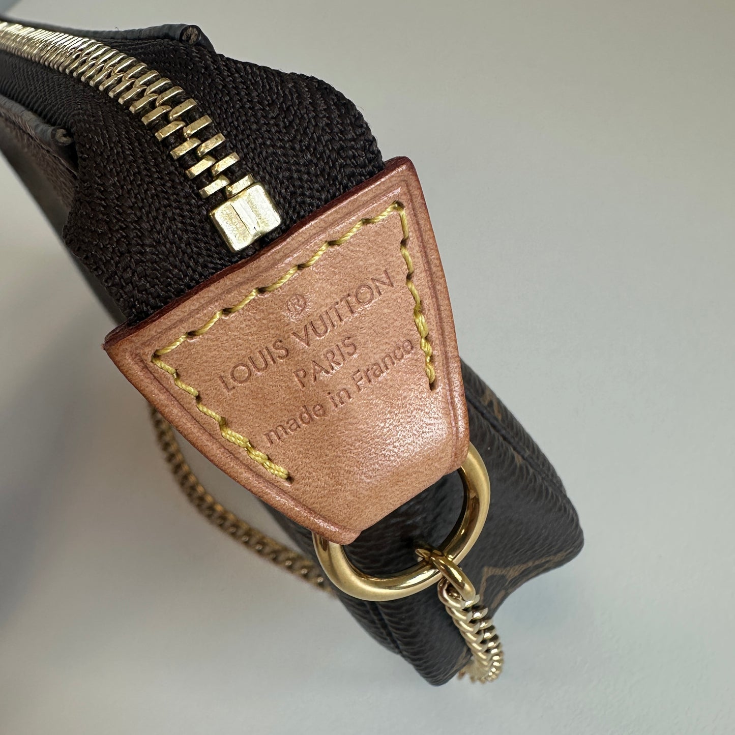 Louis Vuitton - Mini Pochette Accessoires - Monogram coated canvas with vachetta leather trim - Brown - (mini)