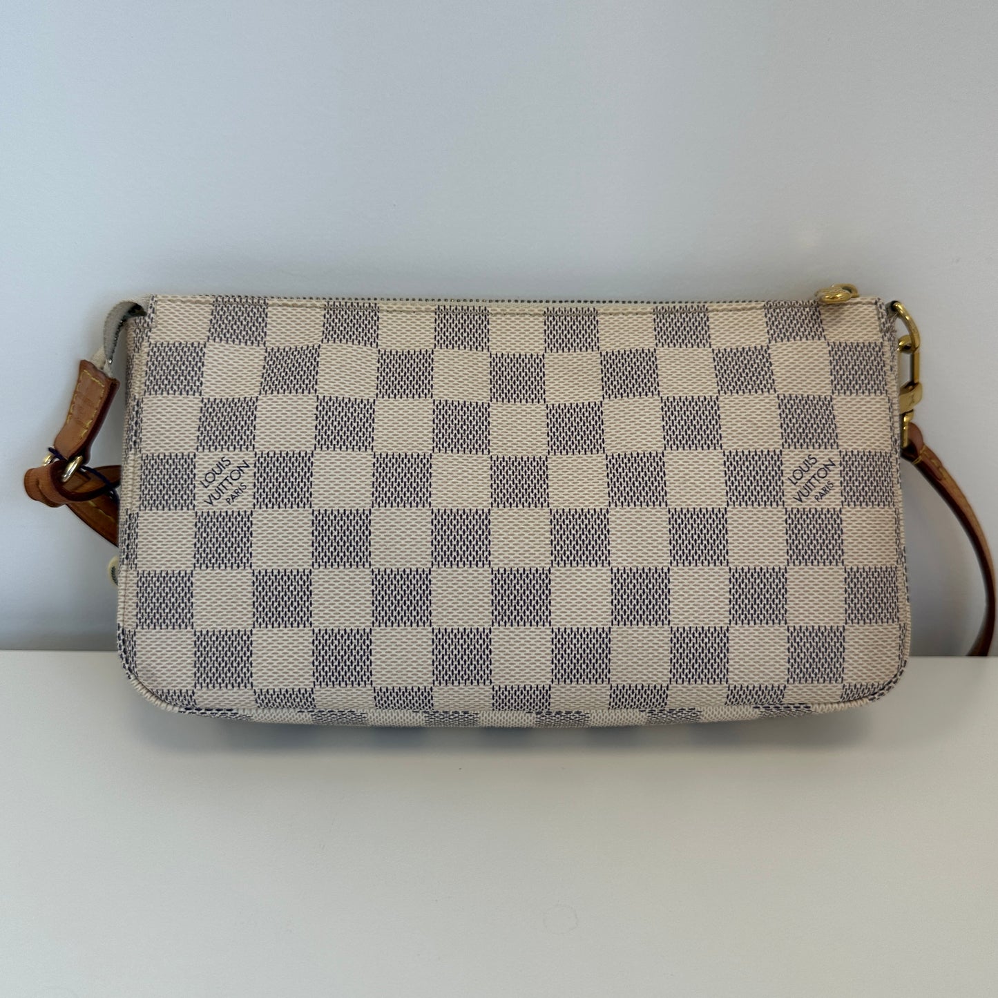 Louis Vuitton - Pochette Accessoires - Damier Azur coated canvas with natural cowhide leather trim - White with natural cowhide leather - (mini)