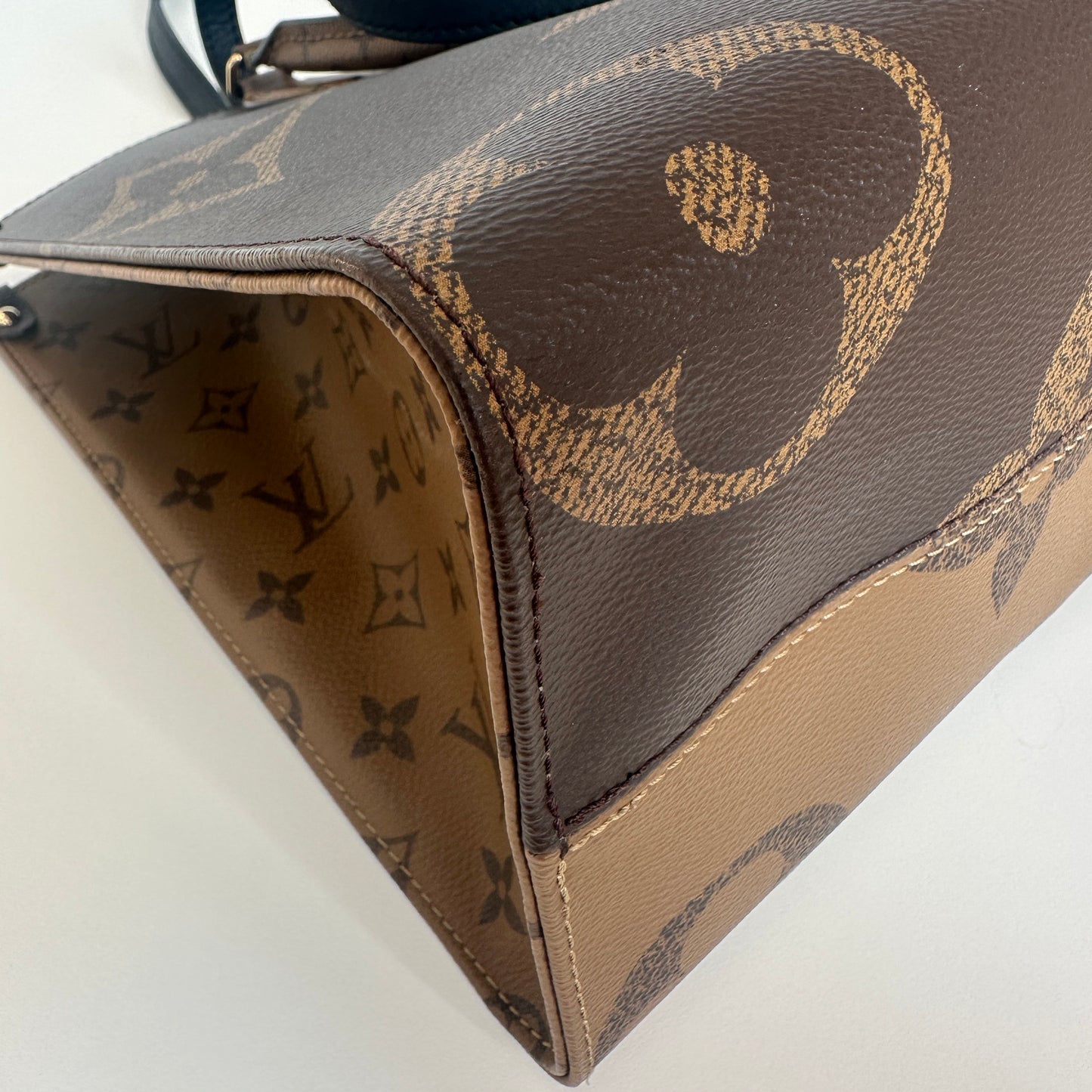 Louis Vuitton - Onthego MM - Monogram Giant coated canvas with leather trim - Brown - (medium)