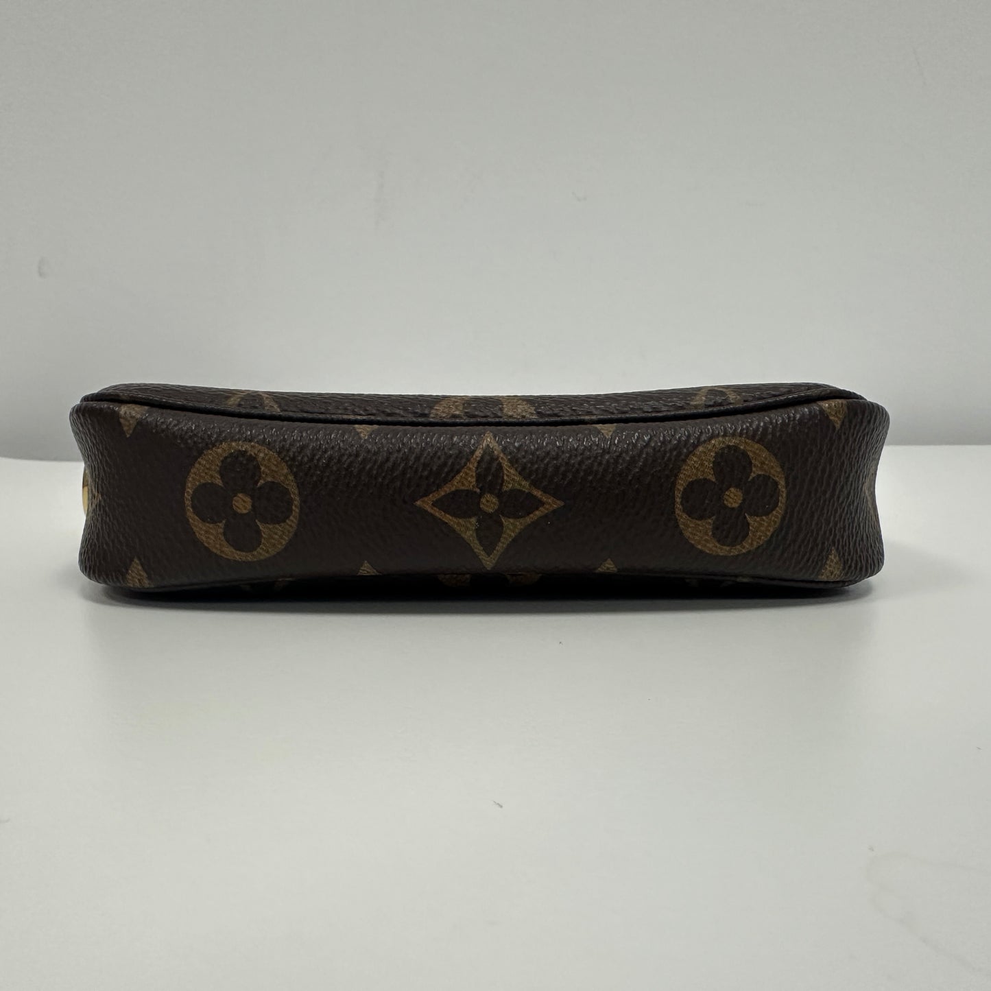 Louis Vuitton - Mini Pochette Accessoires - Monogram coated canvas with Vachetta leather trim - Brown - (mini)