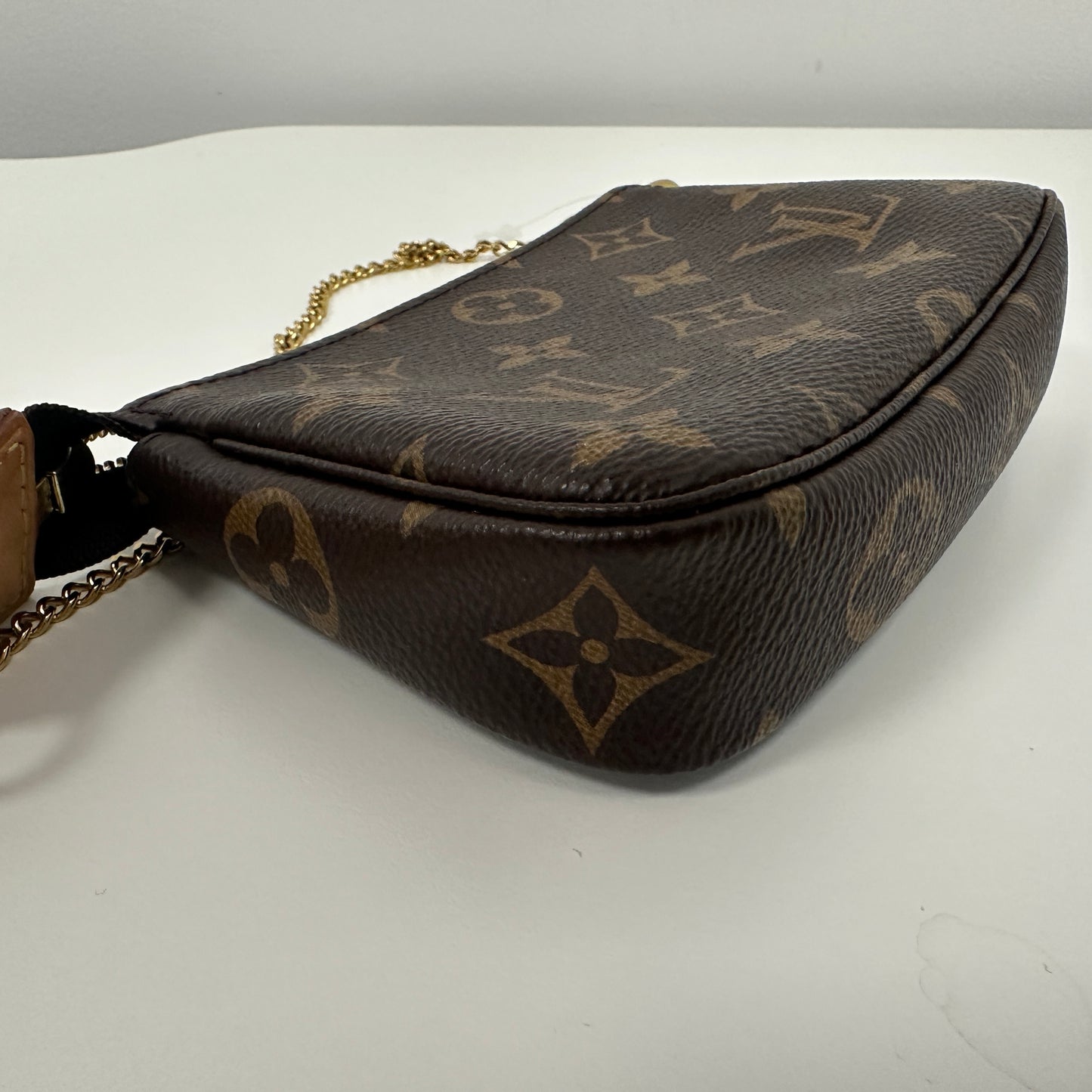 Louis Vuitton - Mini Pochette Accessoires - Monogram coated canvas with Vachetta leather trim - Brown - (mini)