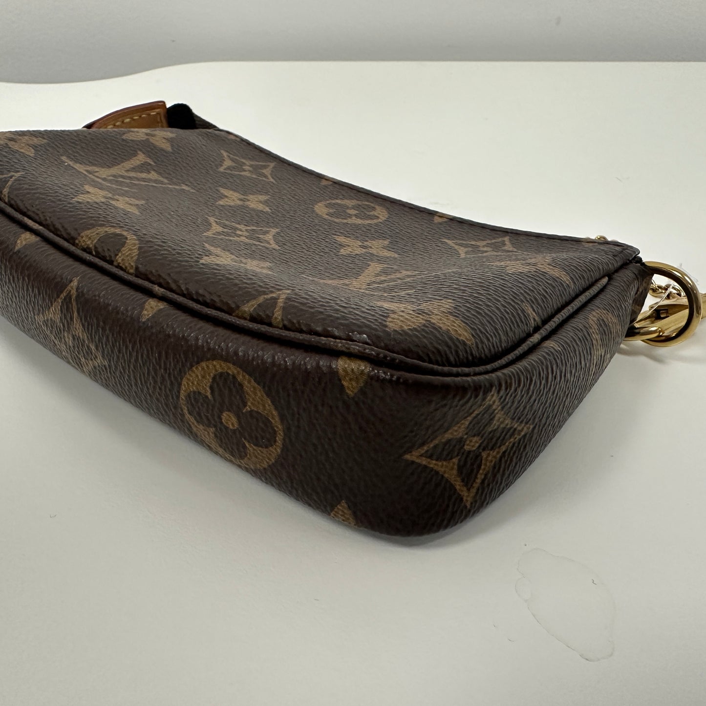 Louis Vuitton - Mini Pochette Accessoires - Monogram coated canvas with Vachetta leather trim - Brown - (mini)