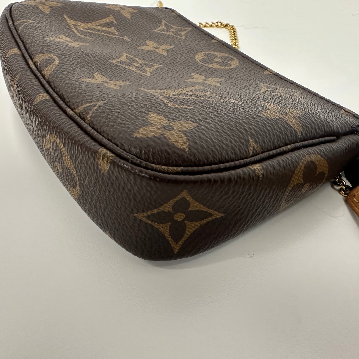 Louis Vuitton - Mini Pochette Accessoires - Monogram coated canvas with Vachetta leather trim - Brown - (mini)