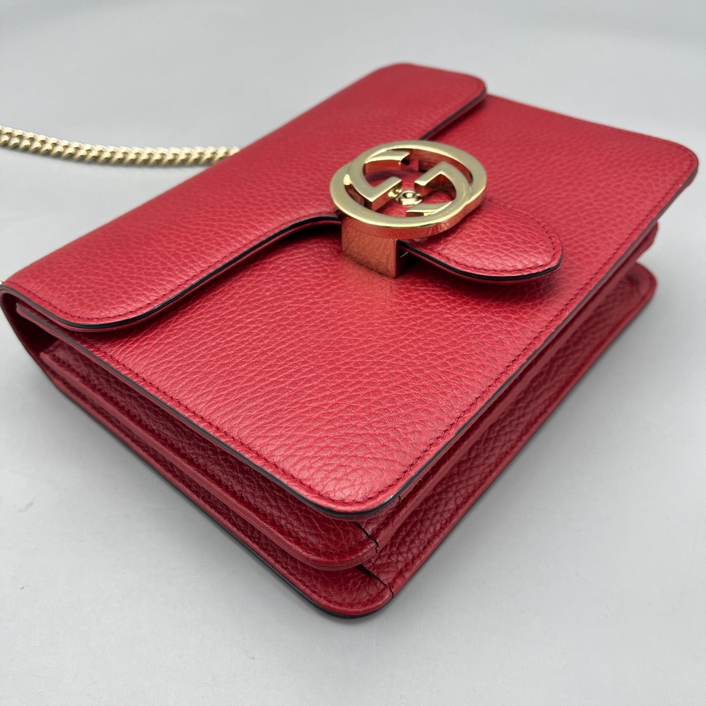 Gucci - Interlocking G Flap Shoulder Bag - Grained leather - Red - (small)