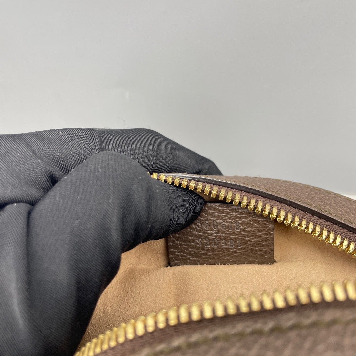 Gucci - Ophidia Round Mini Shoulder Bag - GG Supreme canvas with leather trim - Brown - (mini)