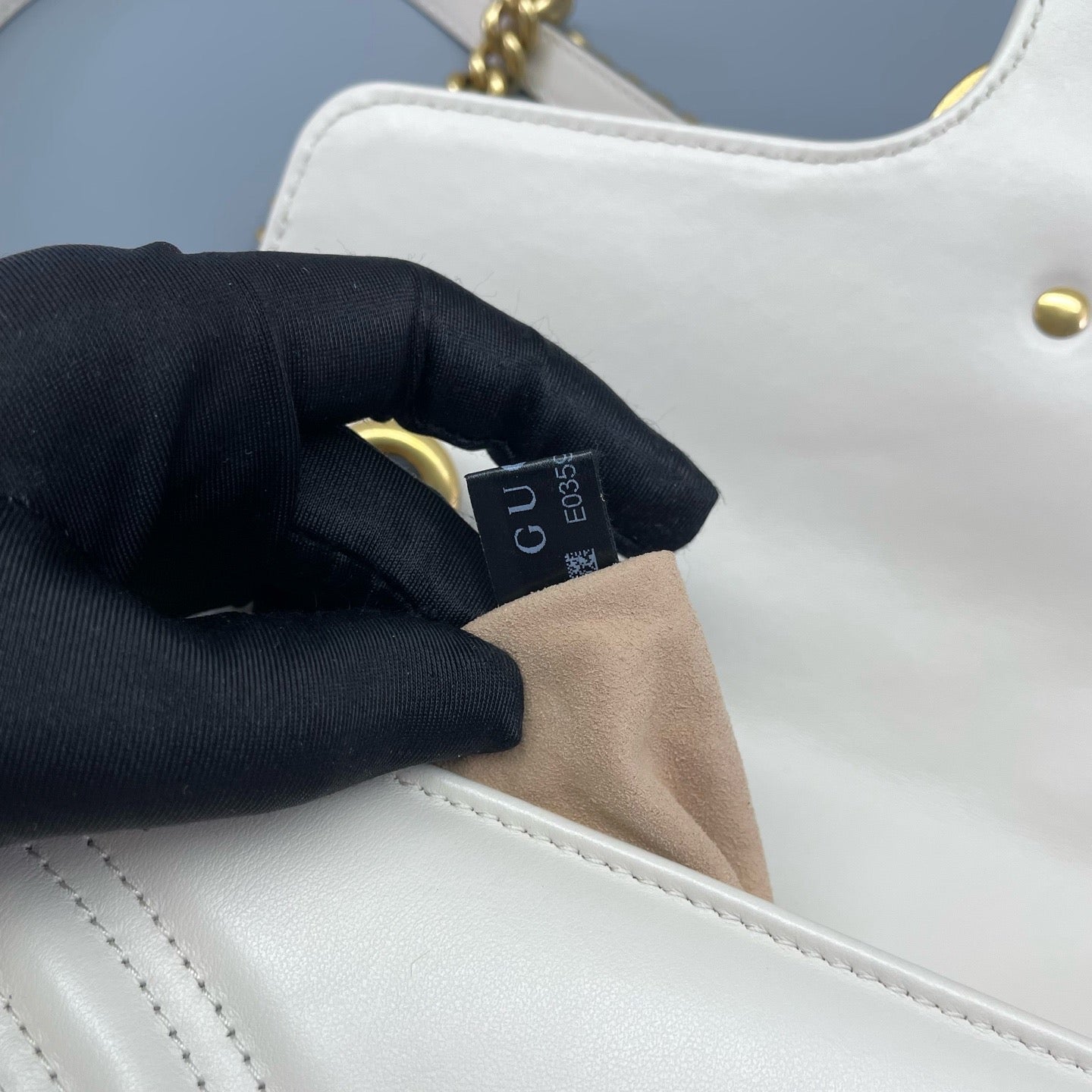 Gucci - Marmont 26 - Leather - White with Gold-Tone Hardware - (Small)