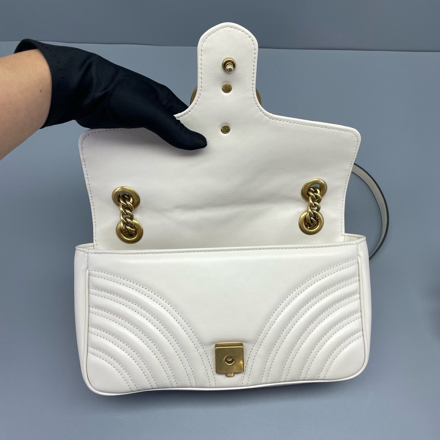 Gucci - Marmont 26 - Leather - White with Gold-Tone Hardware - (Small)