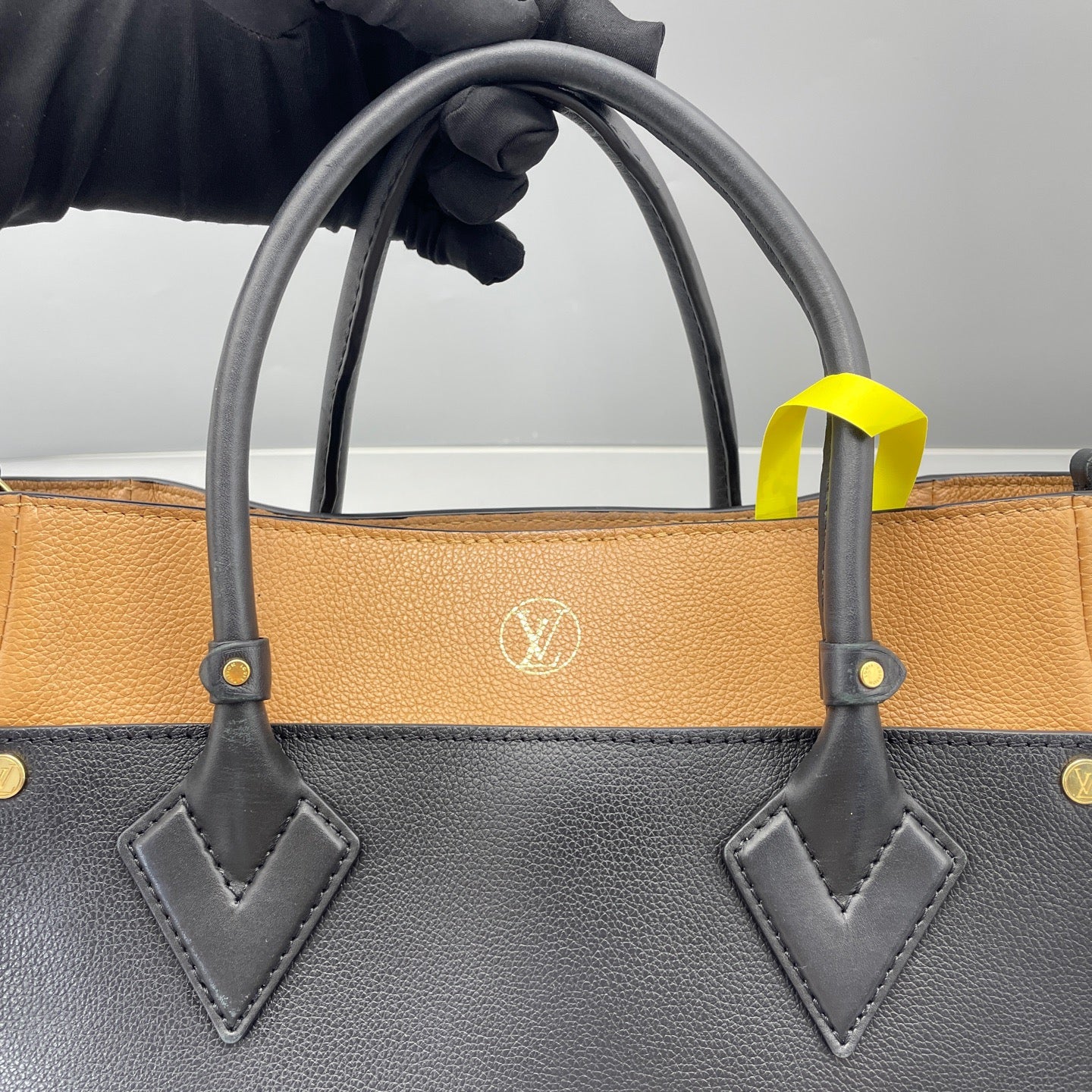 Louis Vuitton - On My Side - Grained Taurillon leather and Monogram coated canvas - Black - (Medium)