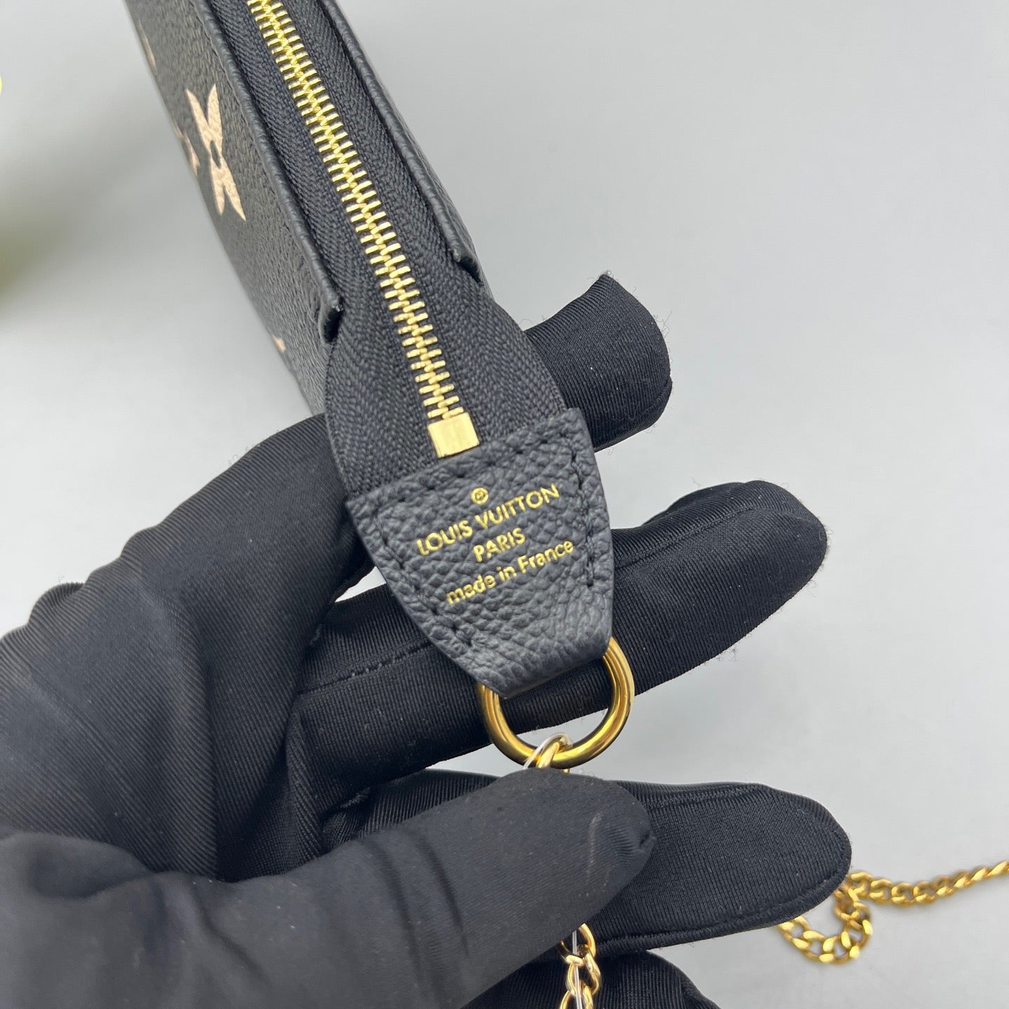 Louis Vuitton - Pochette Accessoires - Leather - Black - (mini)