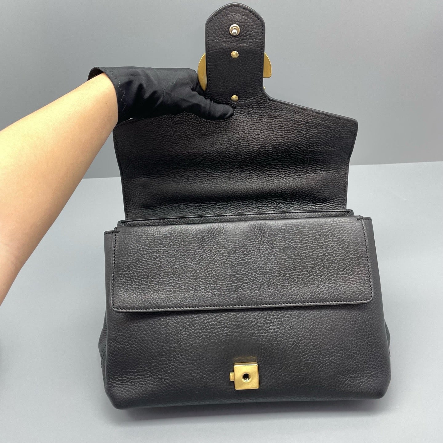 Gucci - Marmont Messenger Bag - Leather - Black - (Medium)
