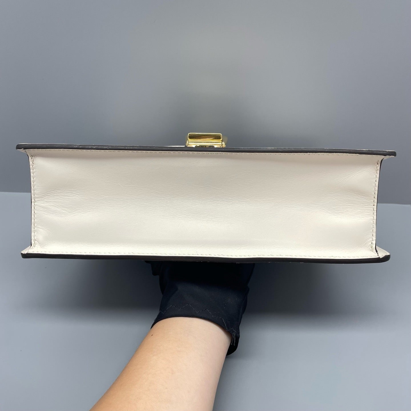Gucci - Sylvie - Smooth calfskin leather with fabric Web stripe - White - (medium)