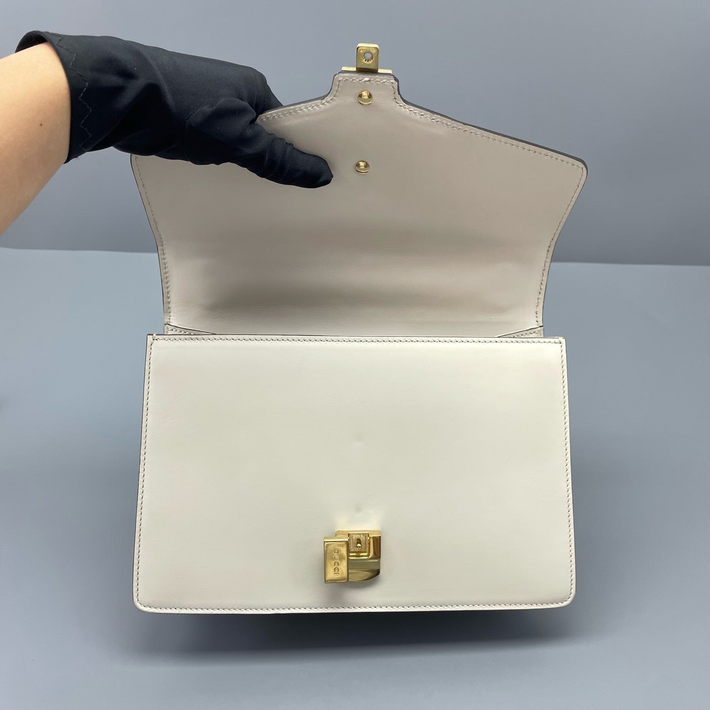 Gucci - Sylvie - Smooth calfskin leather with fabric Web stripe - White - (medium)