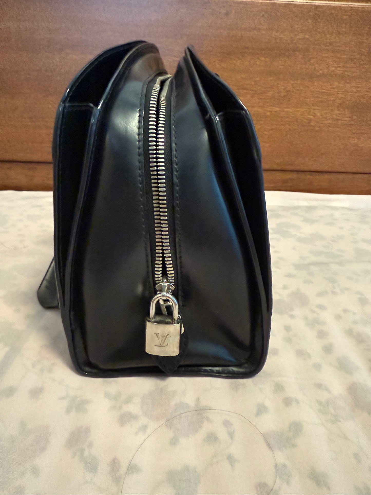 Louis Vuitton - Jasmin - Epi Leather - Black - (Medium)