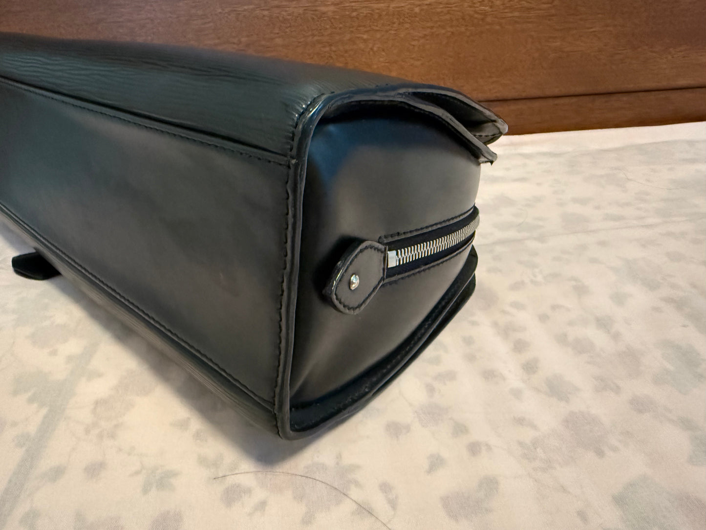 Louis Vuitton - Jasmin - Epi Leather - Black - (Medium)
