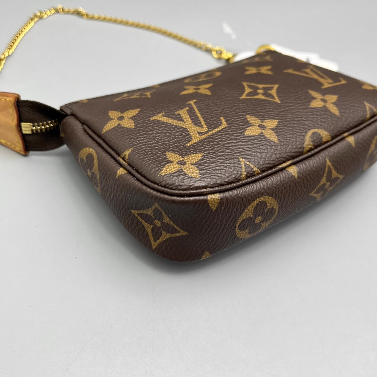 Louis Vuitton - Mini Pochette Accessoires - Monogram coated canvas with Vachetta leather trim - Brown - (mini)