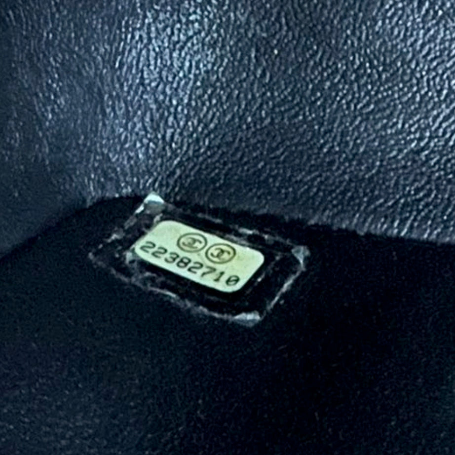 Chanel - Classic Flap Bag - Caviar leather - Black - (Medium)
