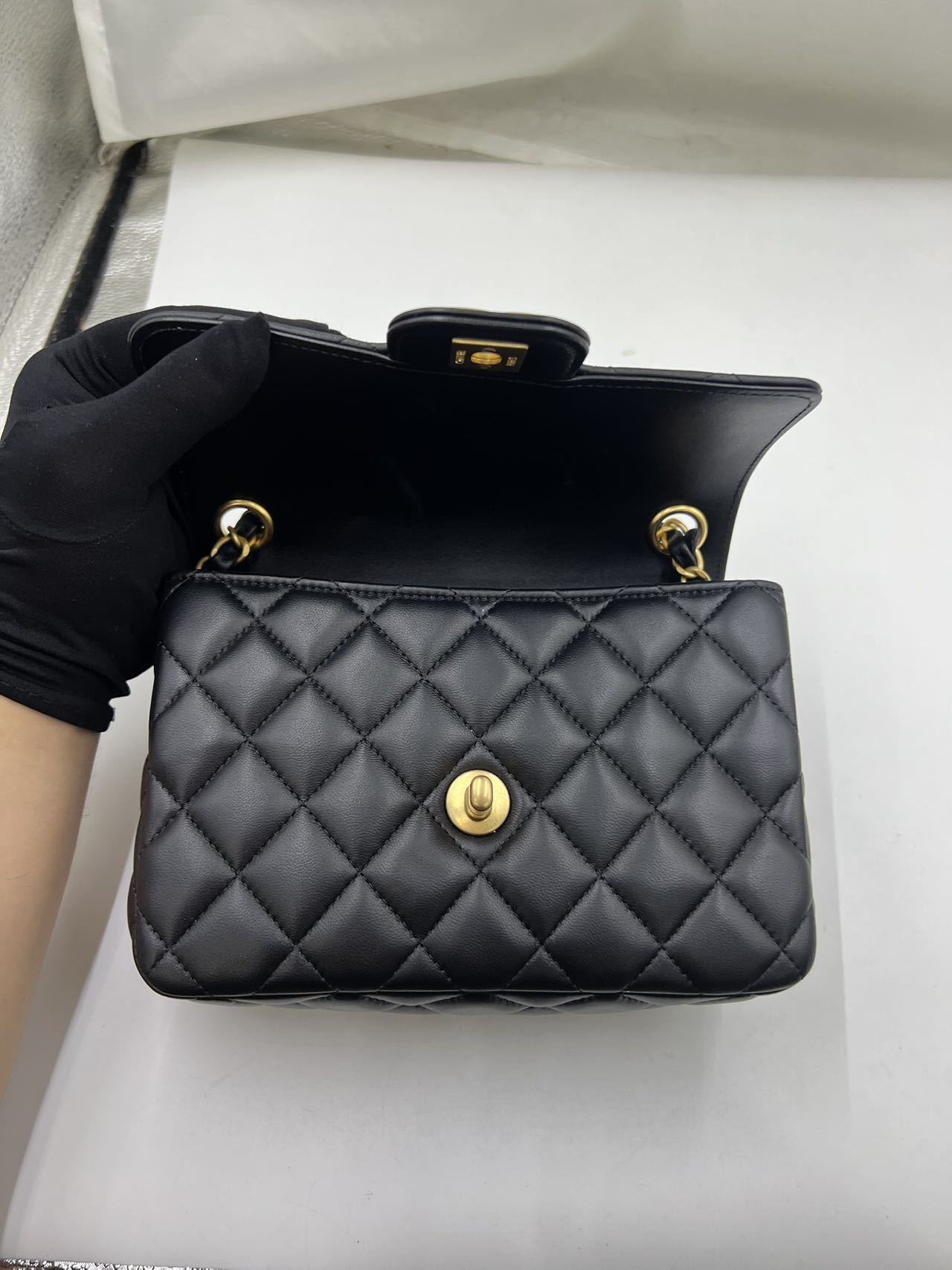 Chanel - Rectangular Mini Flap Bag with Coin Charm Chain - Lambskin leather - Black - (mini)