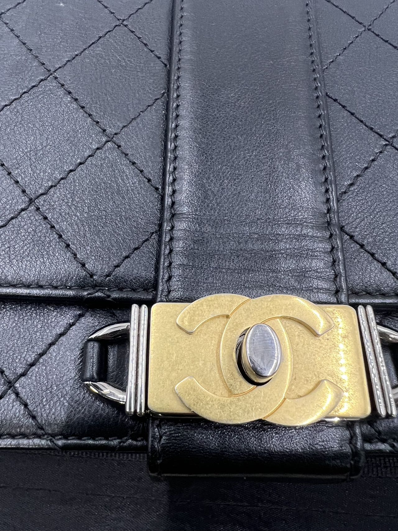 Chanel - Flap Bag - Lambskin leather - Black - (medium)