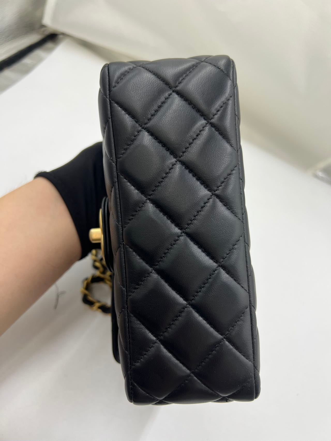 Chanel - Rectangular Mini Flap Bag with Coin Charm Chain - Lambskin leather - Black - (mini)