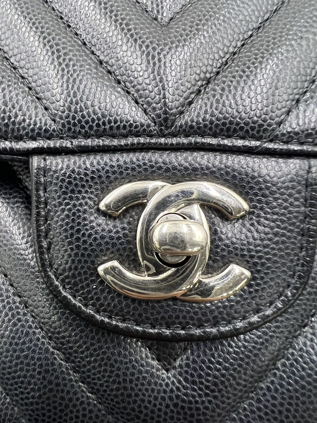 Chanel - Classic Flap Bag - Caviar leather - Black - (Medium)