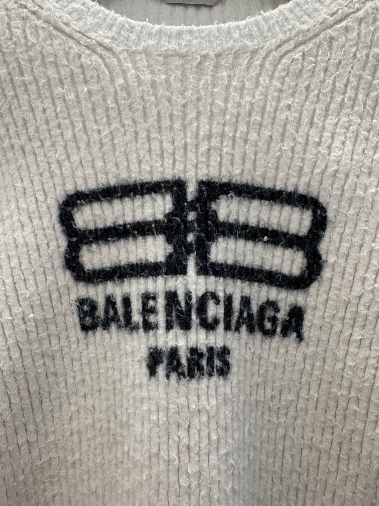 Balenciaga - BB Lock Logo Long Sleeve Knit Sweater - 60% Cotton, 39% Polyamide, 1% Elastane - White - (S)