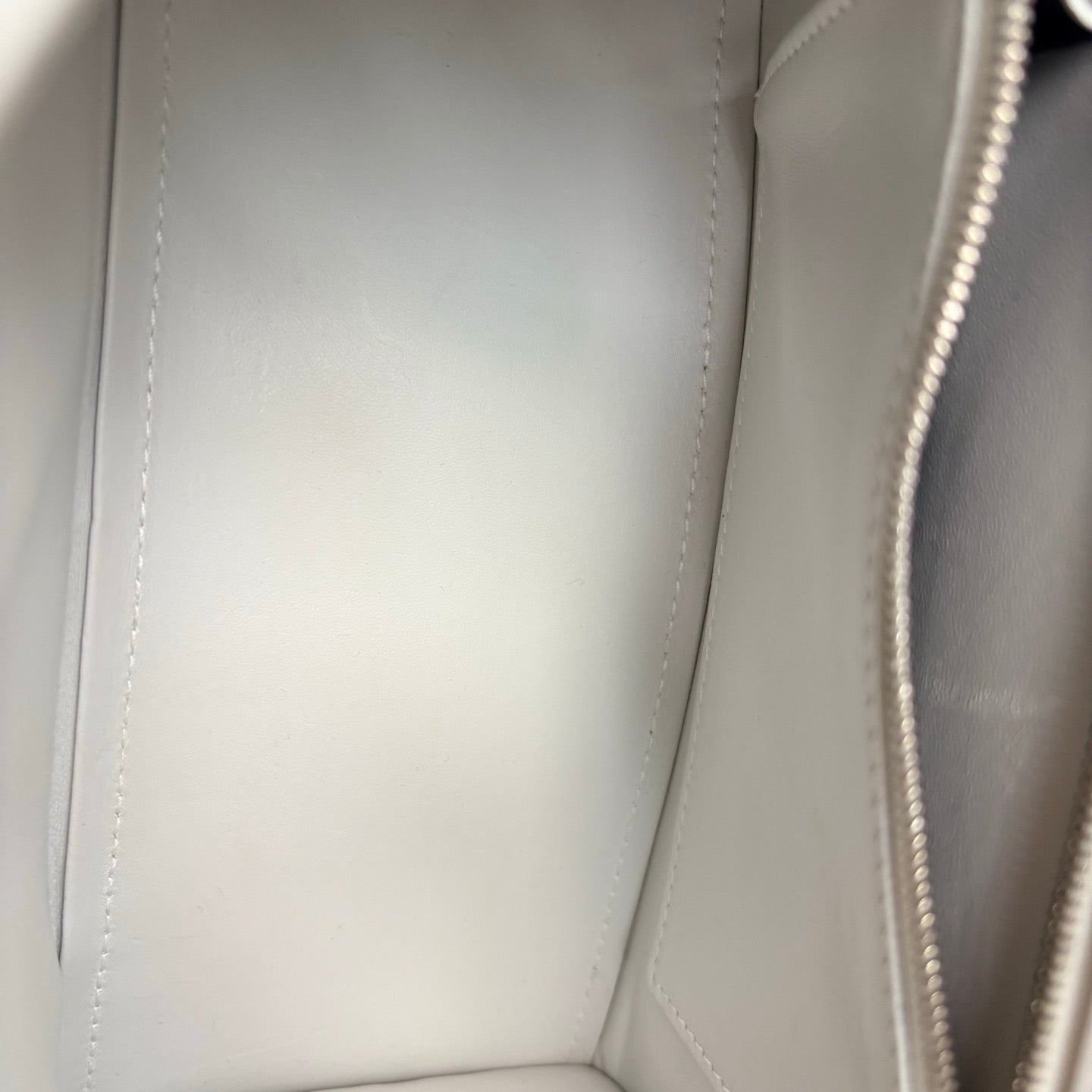 Balenciaga - Hourglass - Crocodile-embossed cowhide leather - White with Silver-Tone Hardware - (Small)