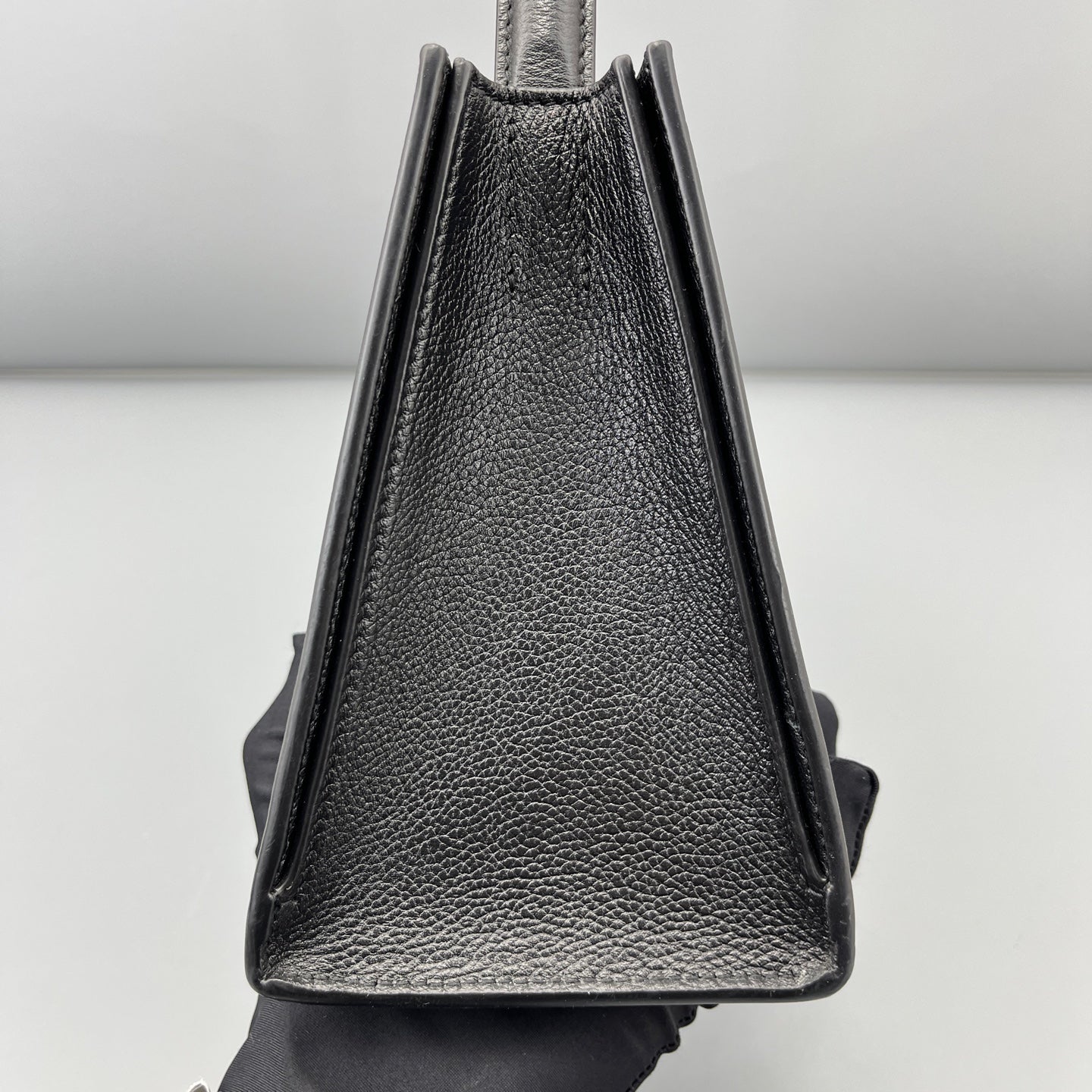 Balenciaga - Hourglass - Grained leather - Black - (small)