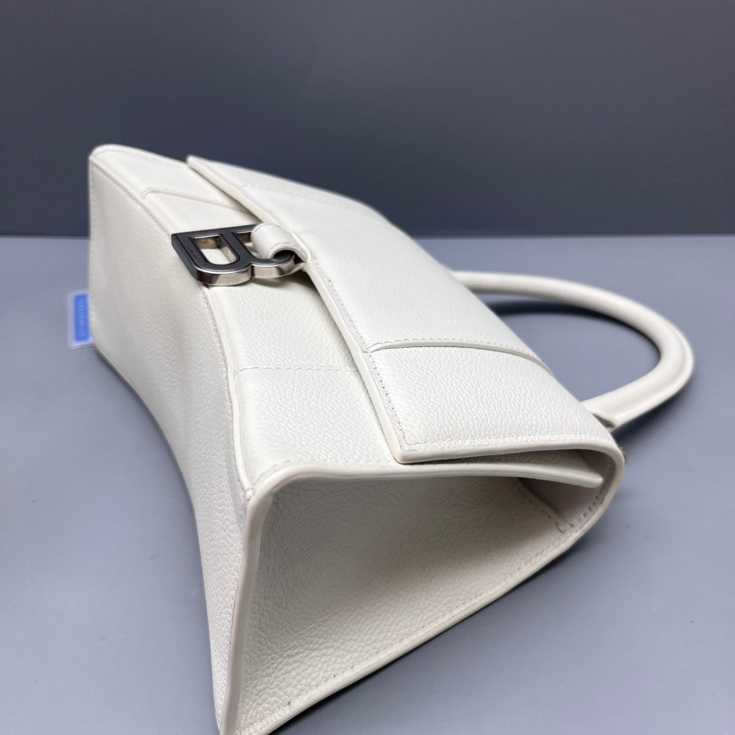 Balenciaga - Hourglass - Pebbled leather - White - (Small)