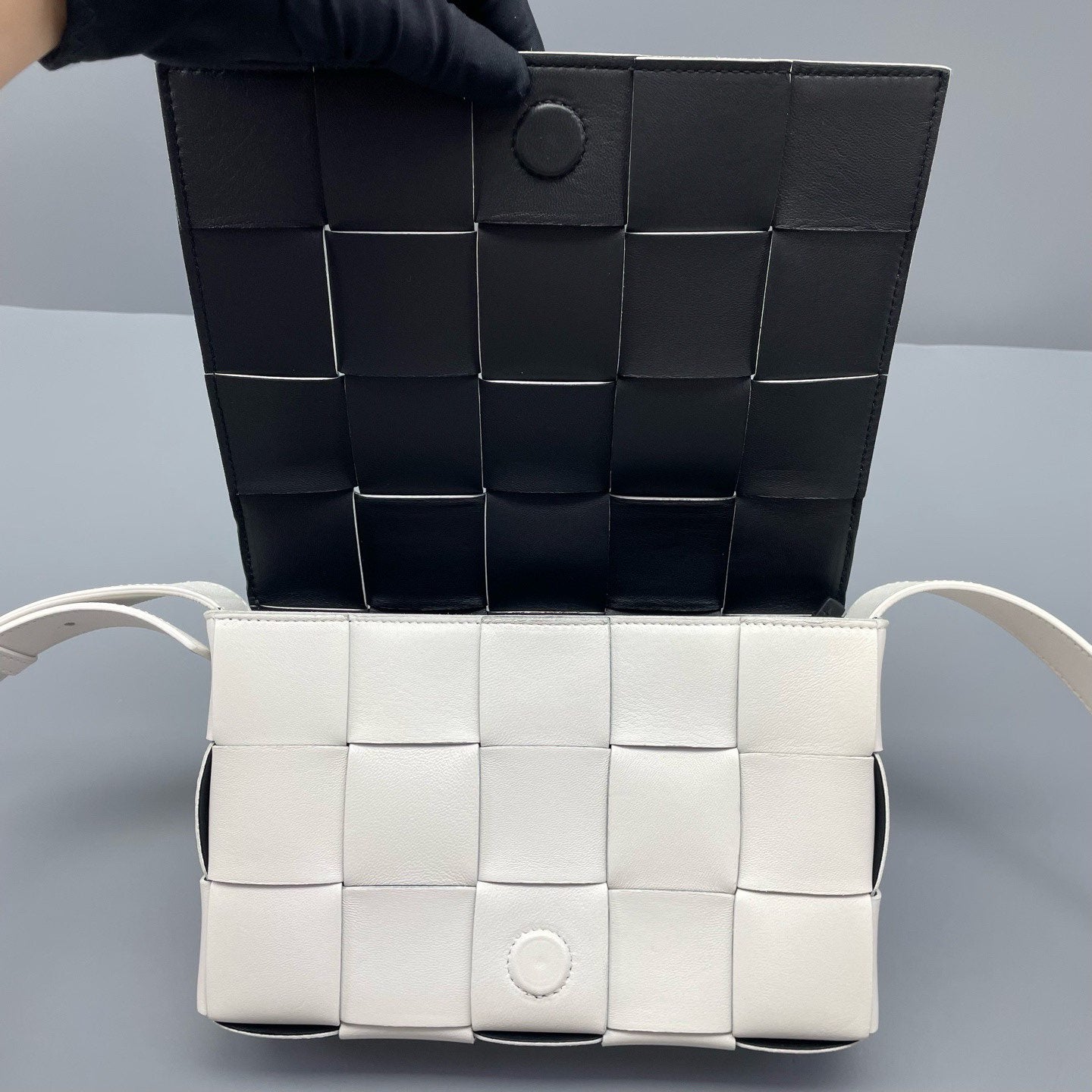 Bottega Veneta - Cassette - Leather - White - (small)