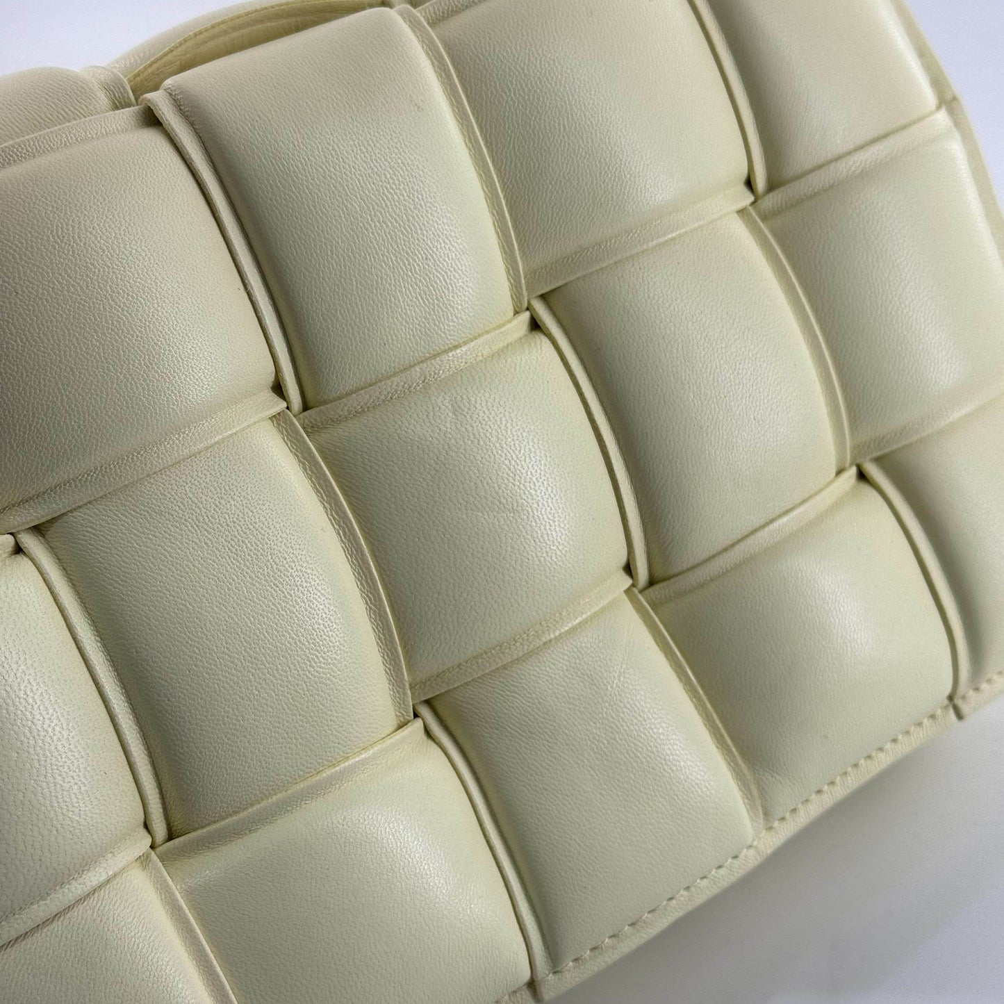 Bottega Veneta - Padded Cassette - Lambskin leather - Cream Yellow - (medium)