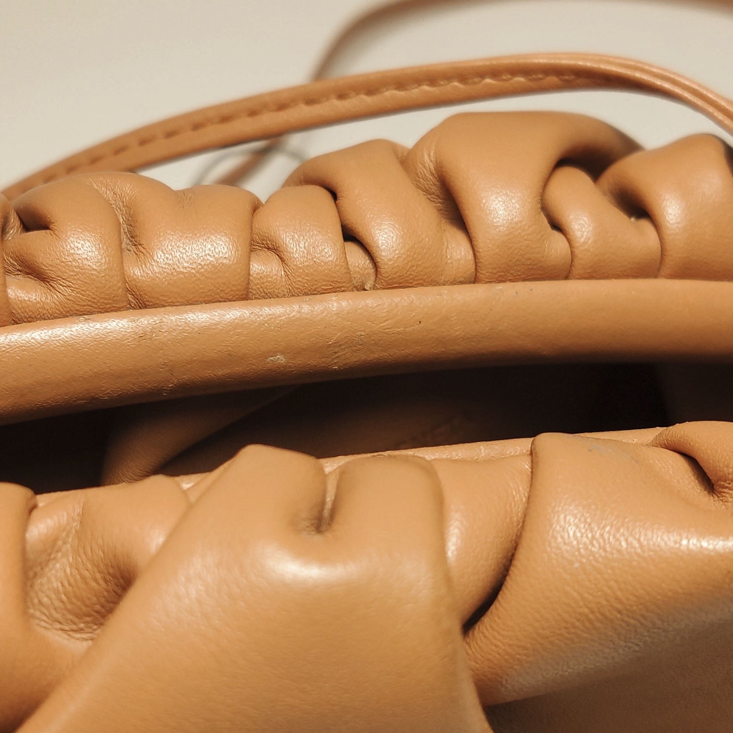 Bottega Veneta - The Pouch - Leather - Camel - (medium)